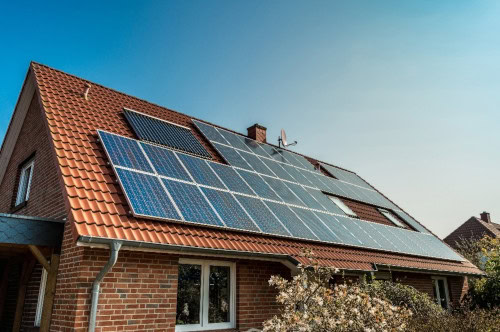 Solar Panel, montiert auf einem Einfamilienhaus